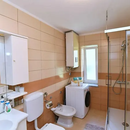 Leon Apartment